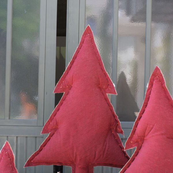 Sapin lumineux rouge